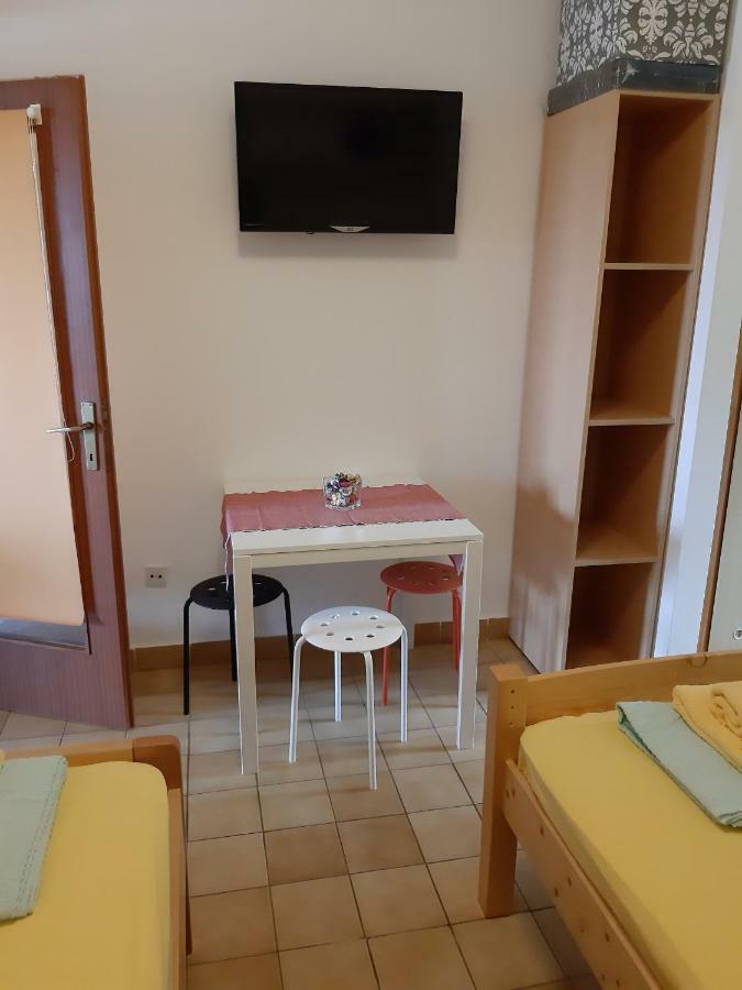 Mirta 1 Apartment Pavicini Ngoại thất bức ảnh